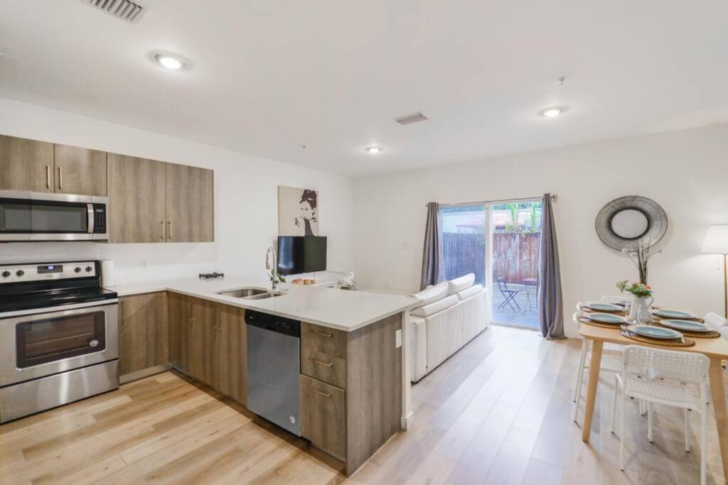 Fantastic Townhouse 15Minutes From The Beach Miami Exterior photo